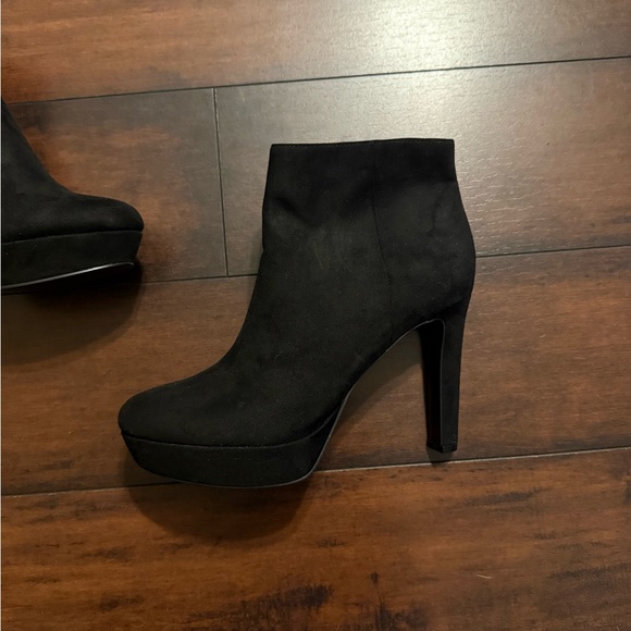 Nine West Glowup Black Suede Platform Bootie - Picture 3 of 10